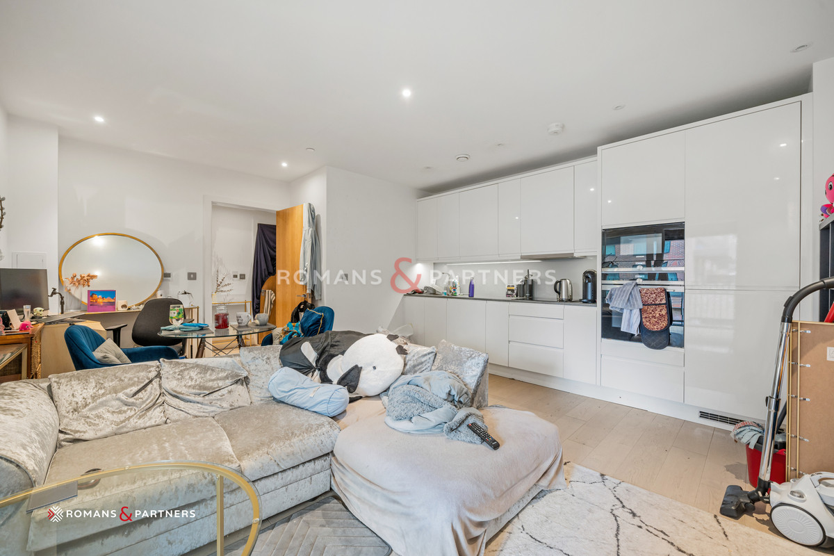 Connaught Heights, Pontoon Dock, E16