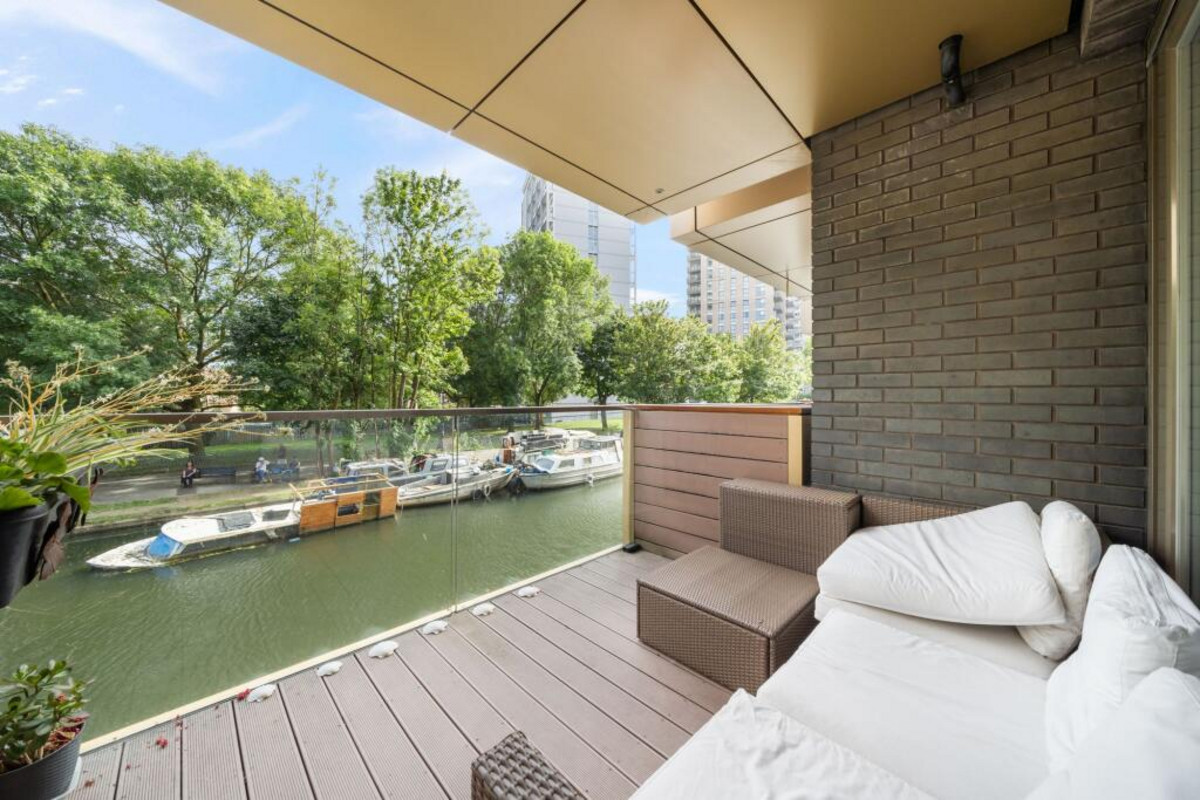 Waterfront Apartments, Little Venice, W9