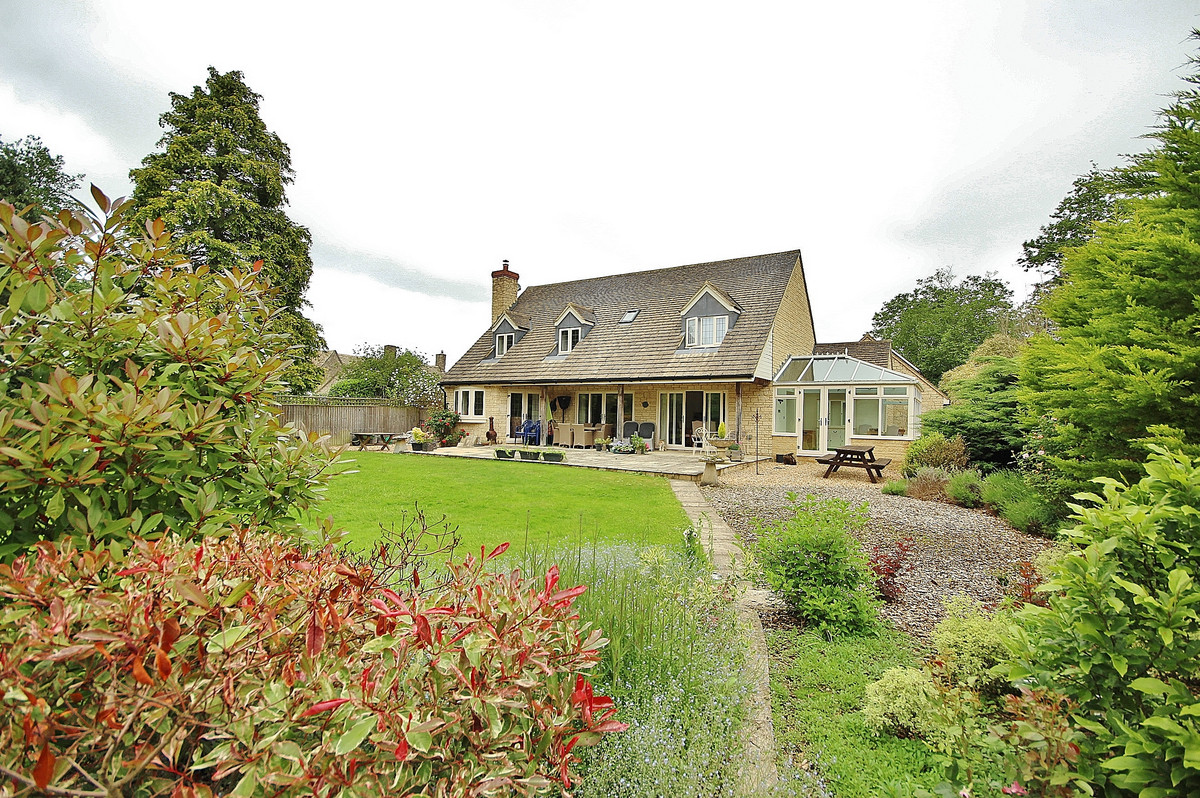 Properties for sale in Witney Thomas Merrifield