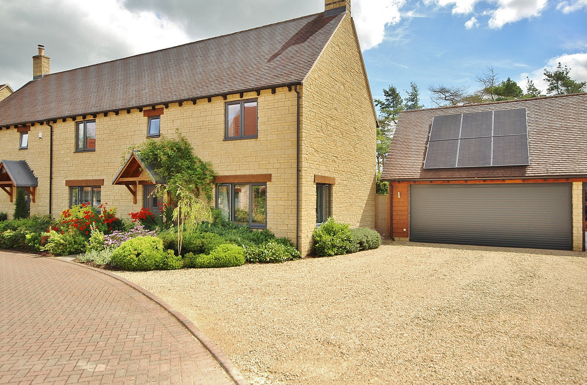 Properties for sale in Witney Thomas Merrifield