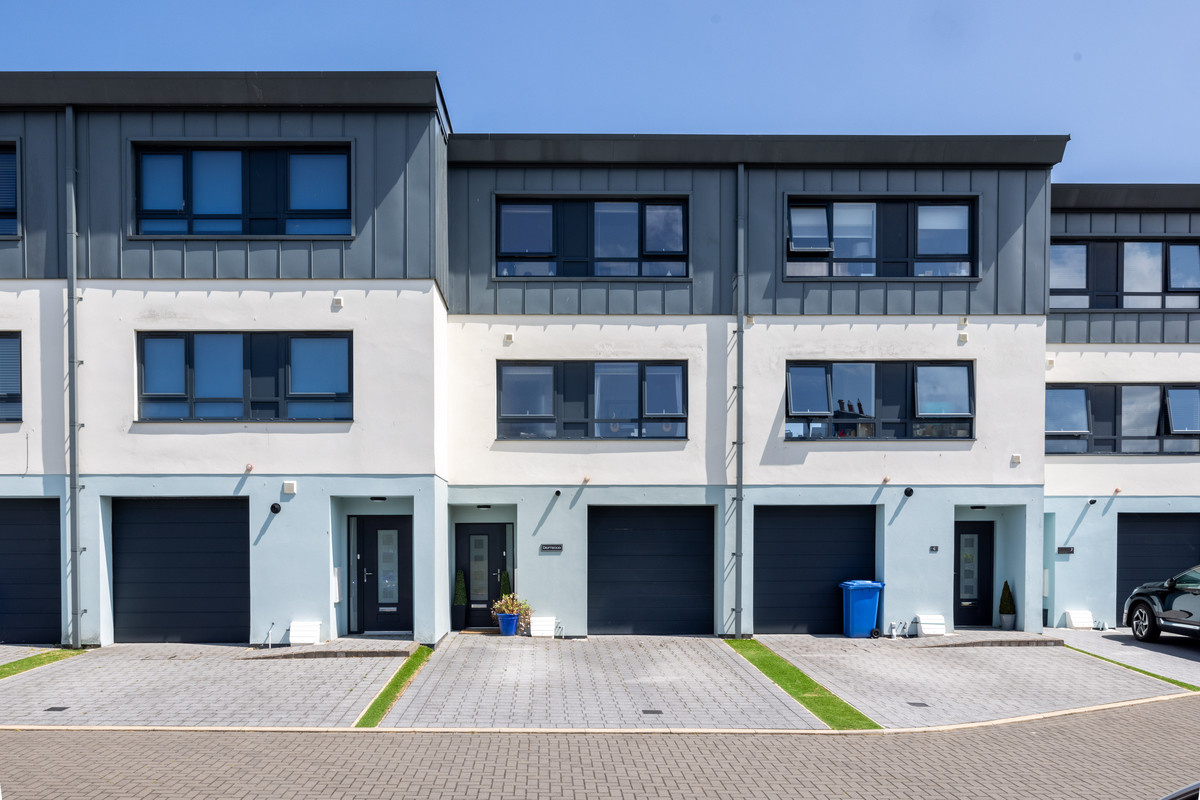 Property enquiry form background image